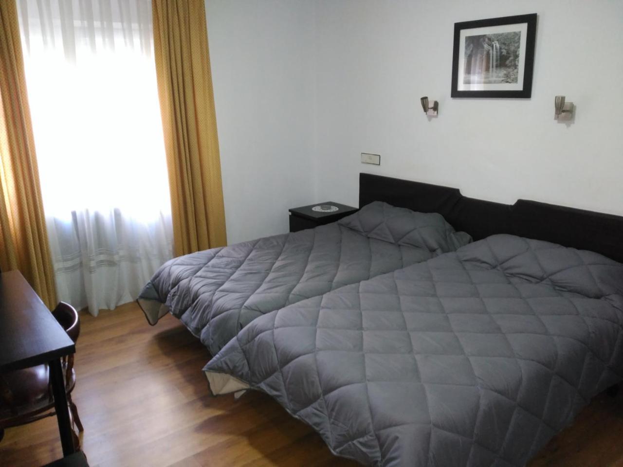 Hotel Vaqueros Langreo Bagian luar foto