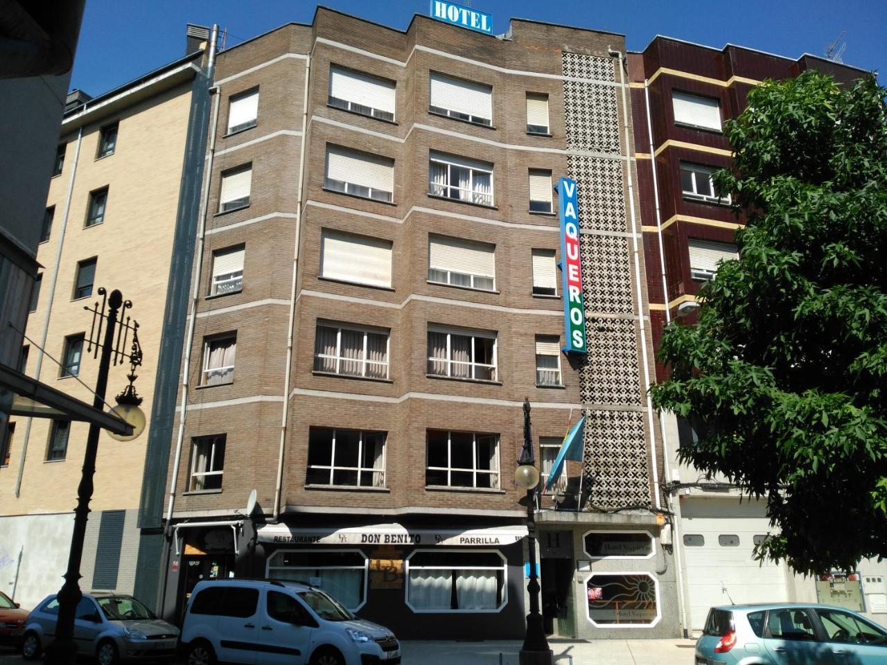 Hotel Vaqueros Langreo Bagian luar foto