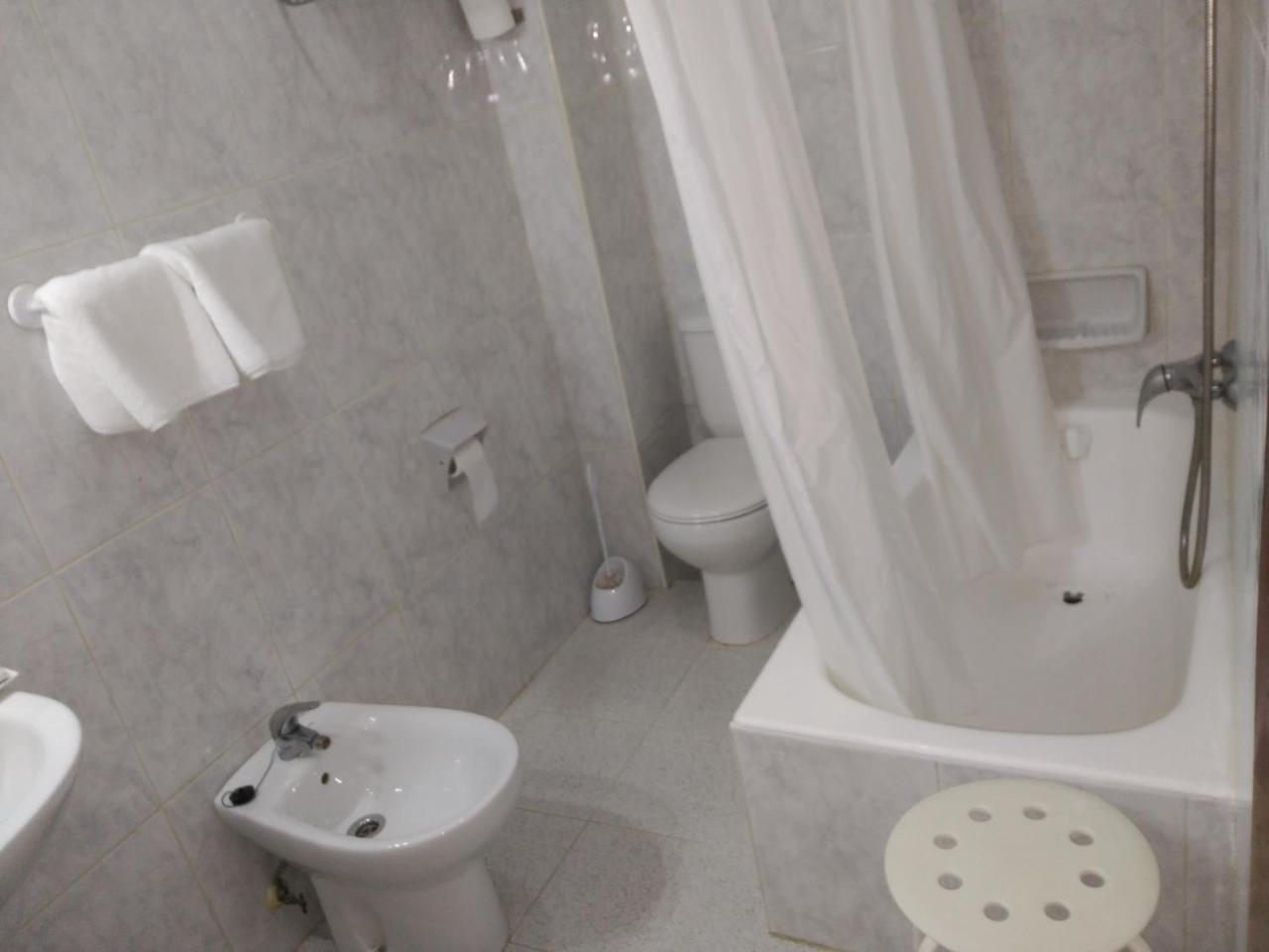Hotel Vaqueros Langreo Bagian luar foto