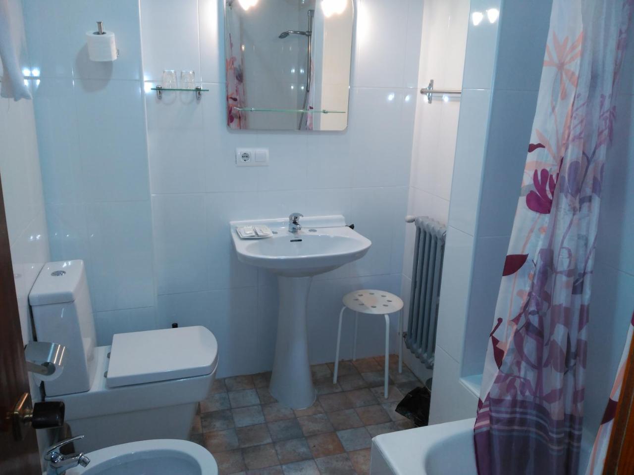 Hotel Vaqueros Langreo Bagian luar foto