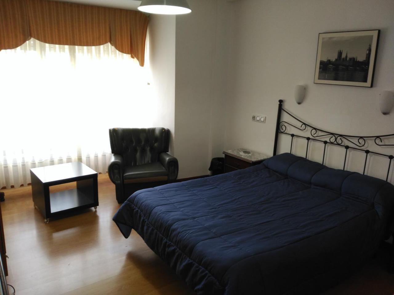 Hotel Vaqueros Langreo Bagian luar foto