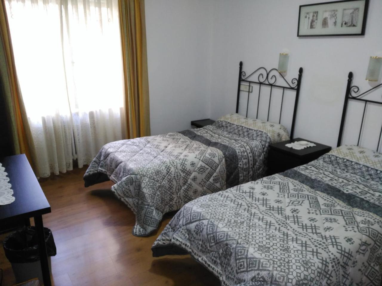 Hotel Vaqueros Langreo Bagian luar foto