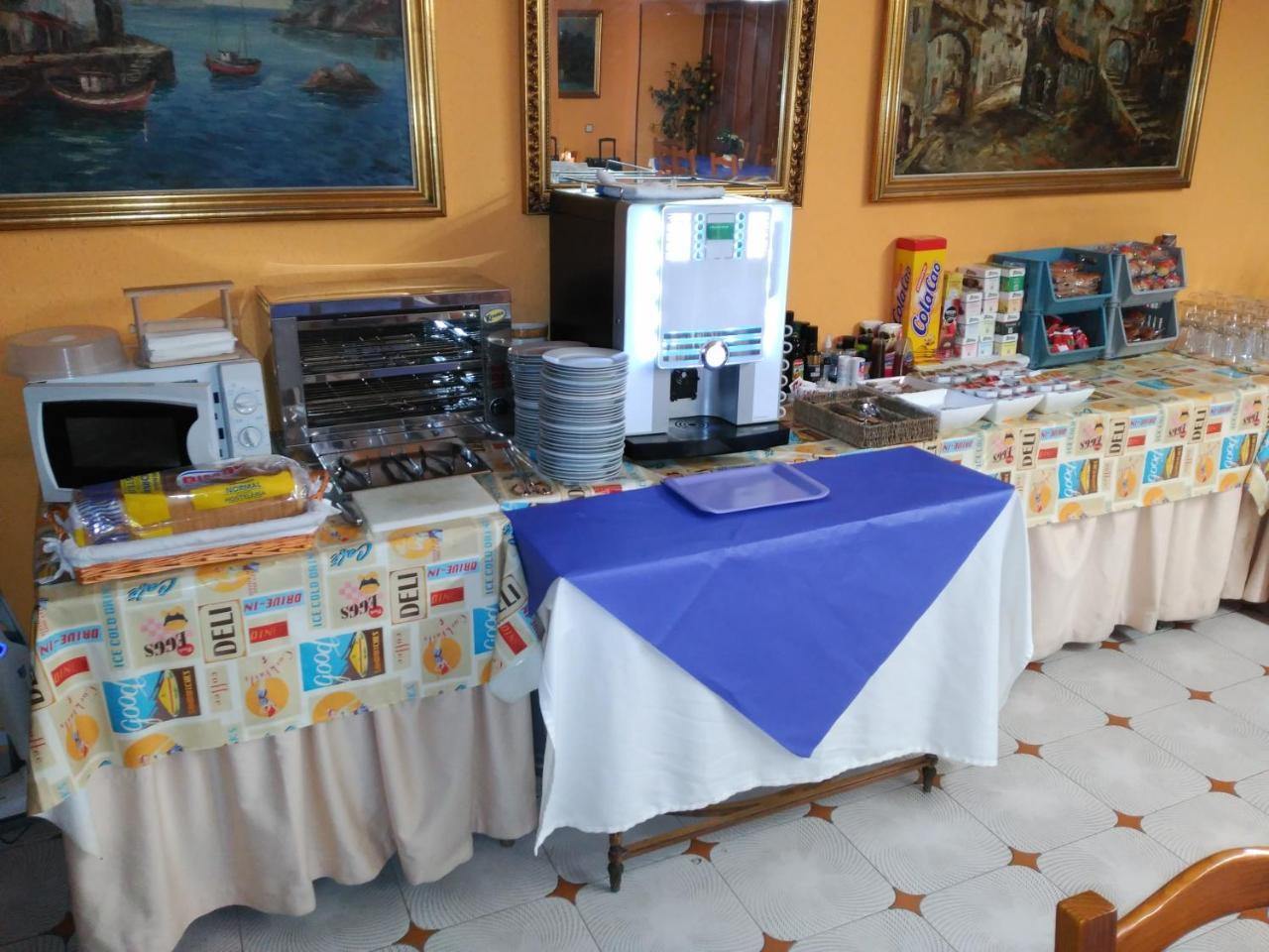 Hotel Vaqueros Langreo Bagian luar foto
